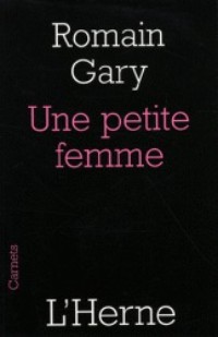 Une petite femme